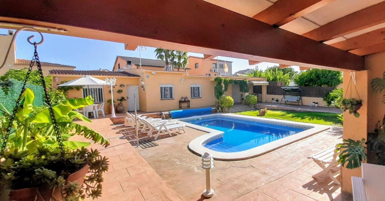 Chalet Vacacional Con Piscina Privada Y Barbacoa タラゴナ エクステリア 写真