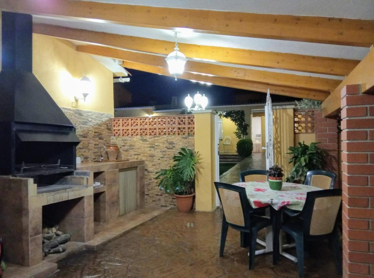 Chalet Vacacional Con Piscina Privada Y Barbacoa タラゴナ エクステリア 写真